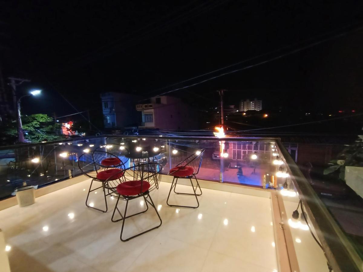 Nhà Nghỉ QUANG TRUNG Đồng Văn Esterno foto
