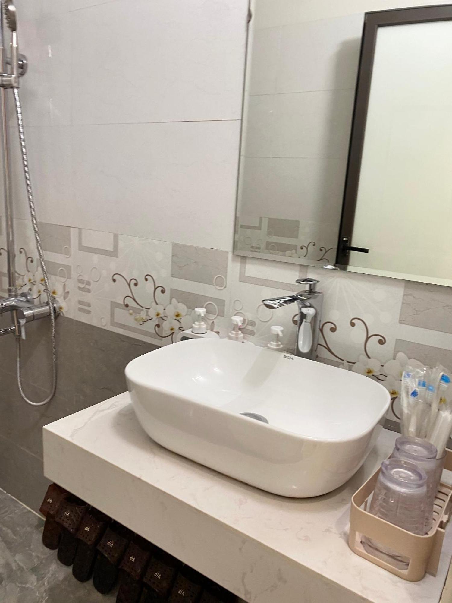 Nhà Nghỉ QUANG TRUNG Đồng Văn Esterno foto